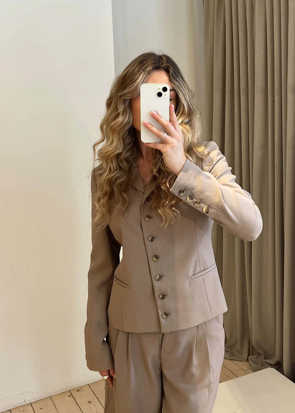 GaleMD 2 short blazer - Spring Dust - Image 2