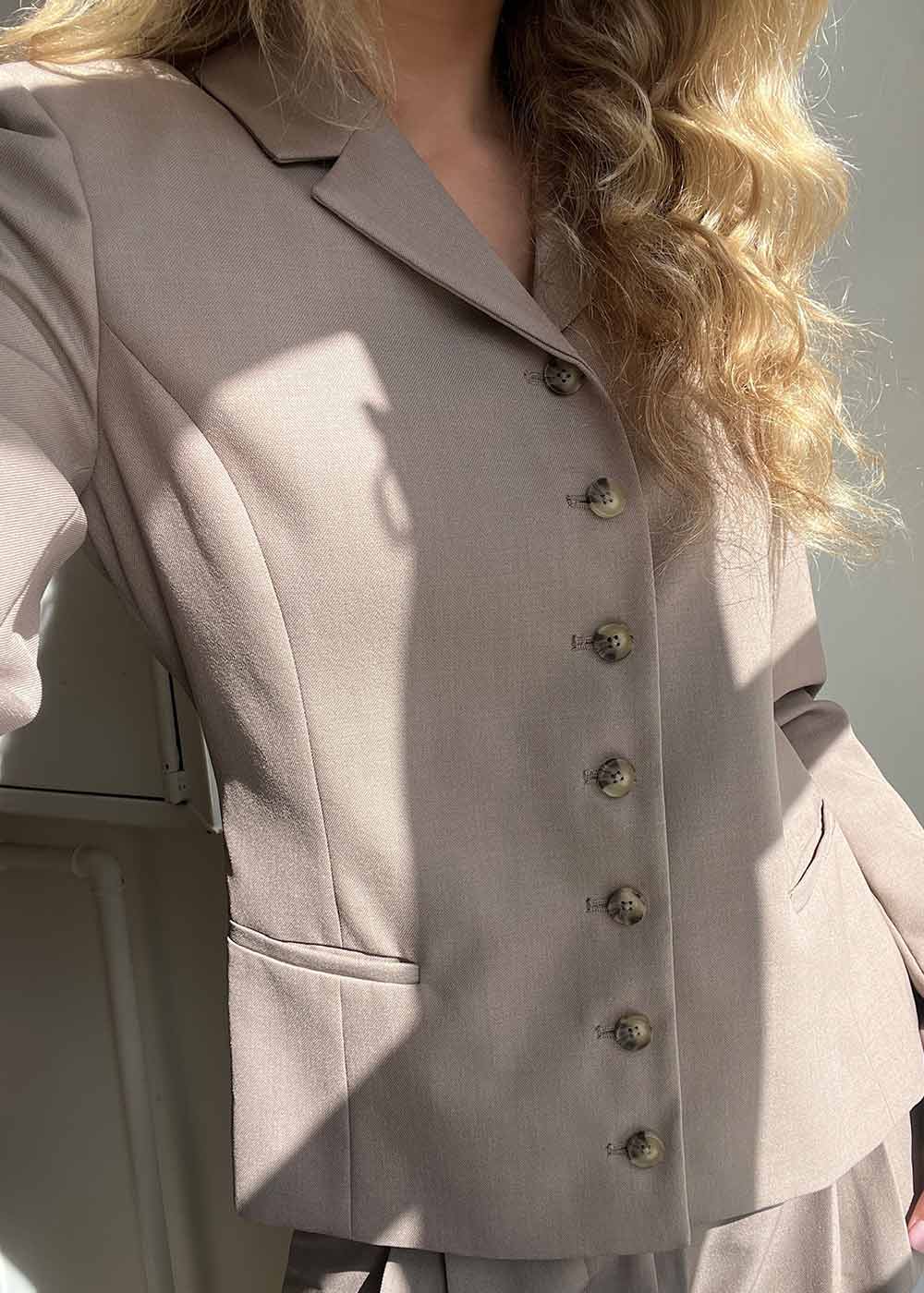 GaleMD 2 short blazer - Spring Dust - Image 4