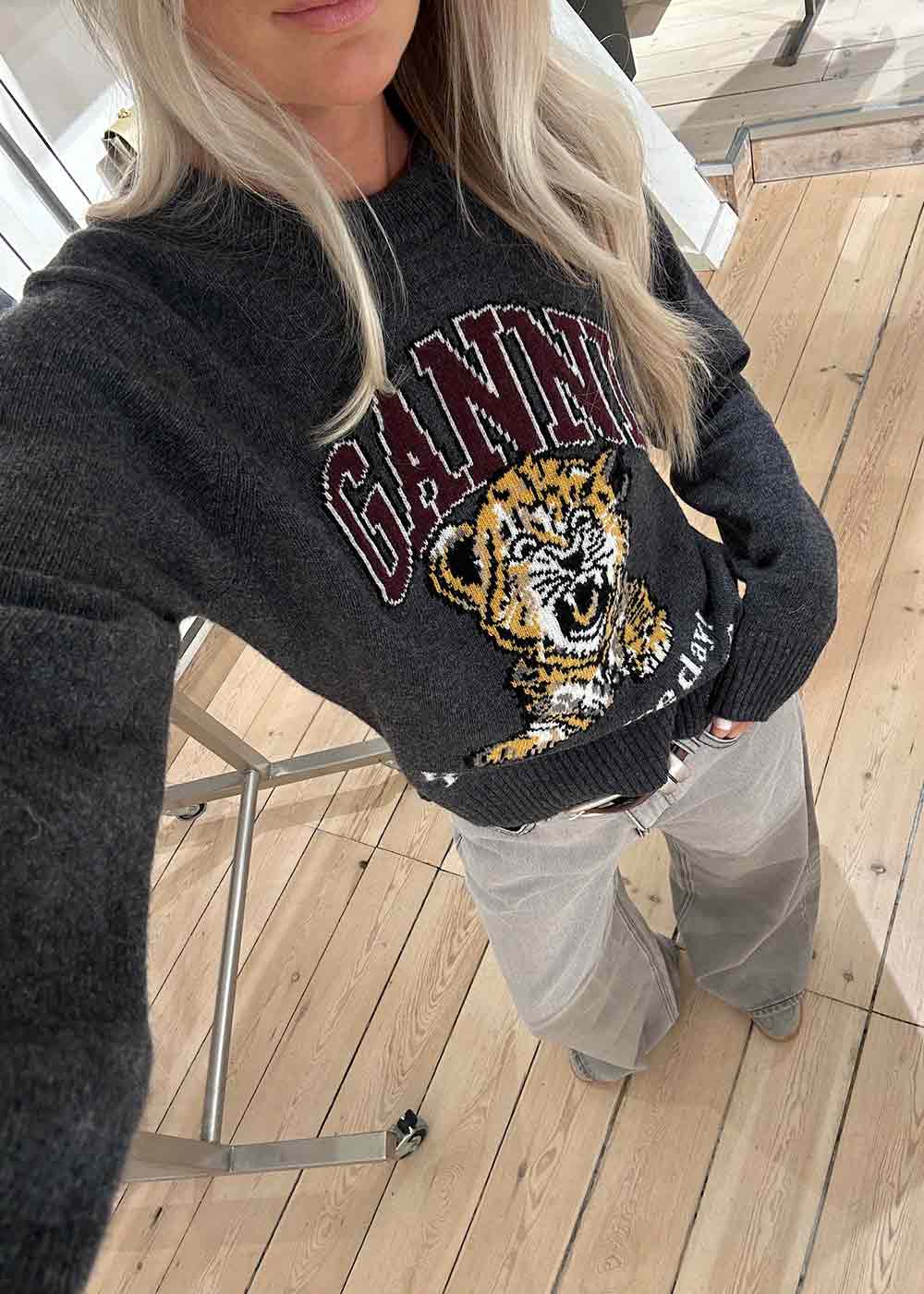 Graphic Wool Mix Tiger Crewneck - Gray Quill - Image 3