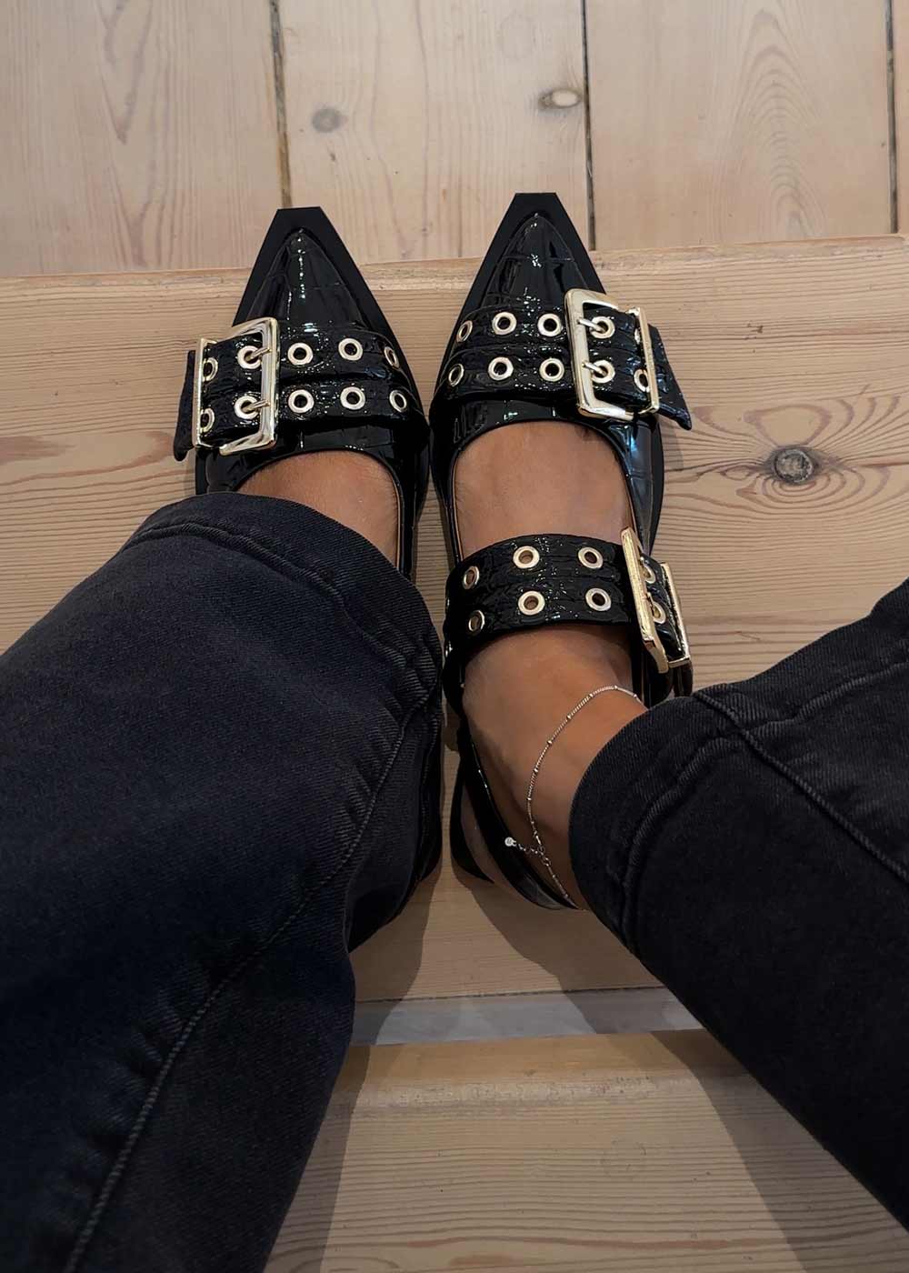 Feminine Buckle Ballerina Patent Croco - Black - Image 3