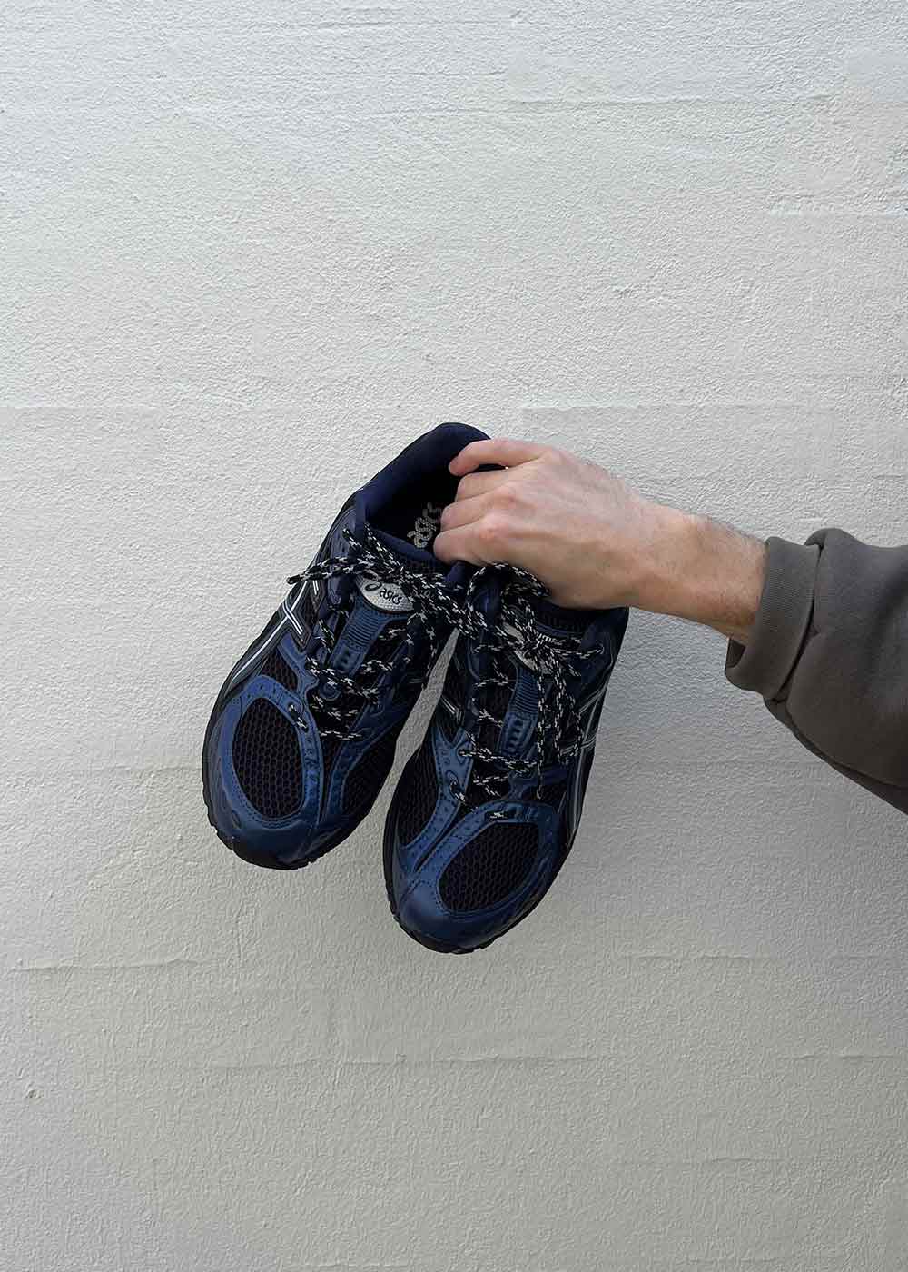 GEL-NIMBUS 10.1 - Black/Grand Shark - Image 4