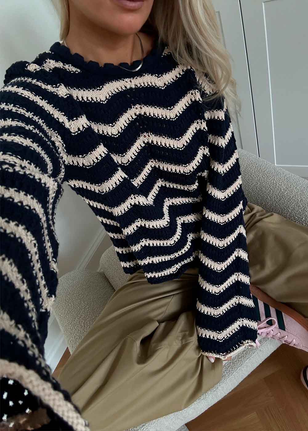 CaryMD o-neck - Navy Summer Sand - Image 3