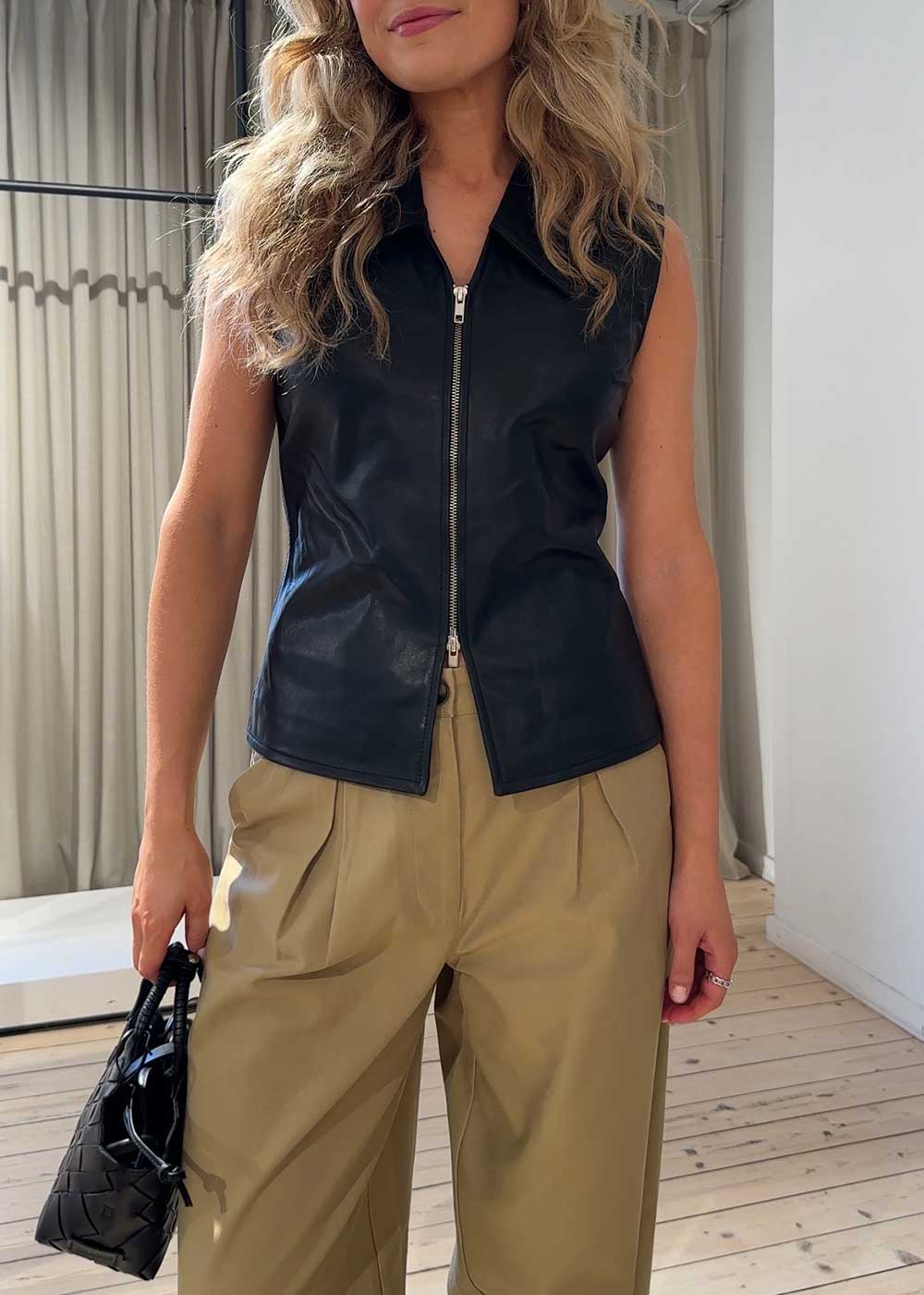 Deep Leather Vest - Black - Image 2