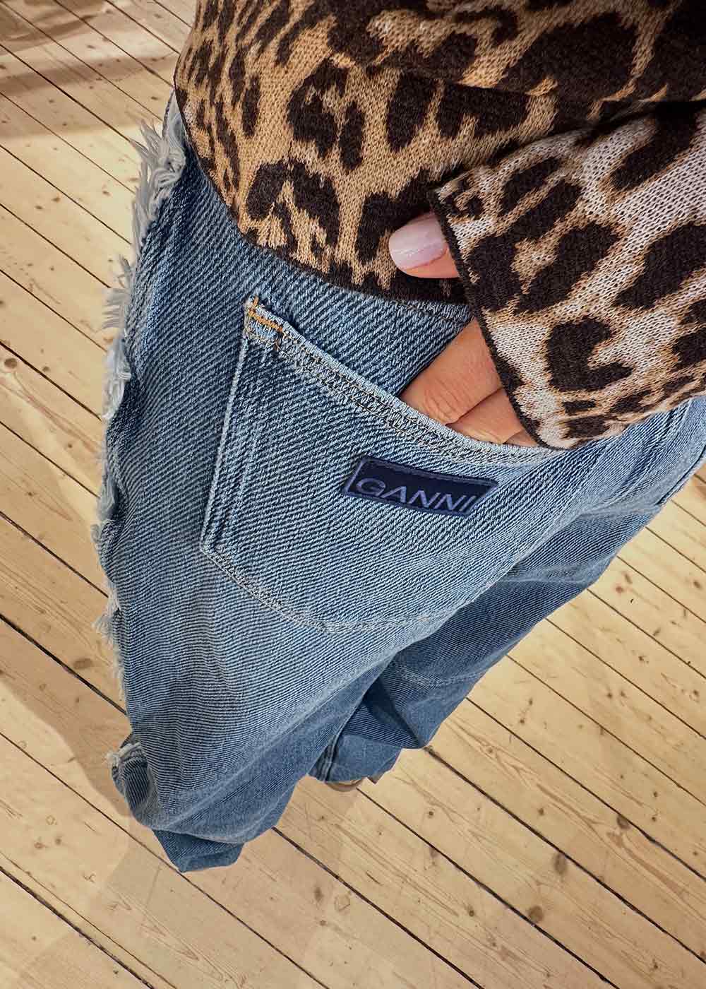 Heavy Denim Stary - Mid Blue Stone - Image 4