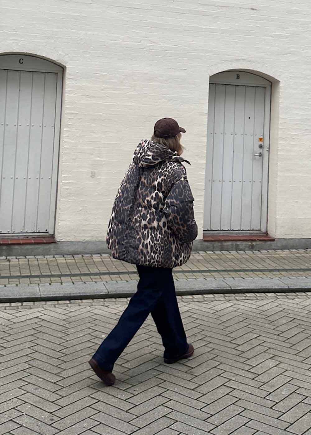 Leo Puffers Midi Jacket - Almond Milk - Image 4