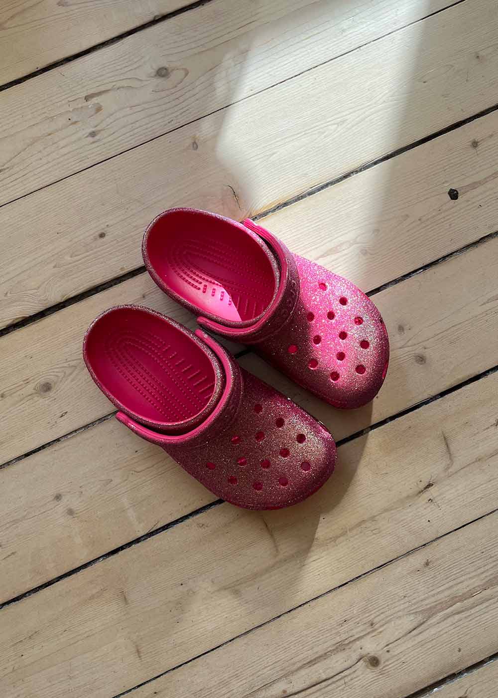 Classic Iridescent Glitter Clog - Dragon Fruit - Image 3