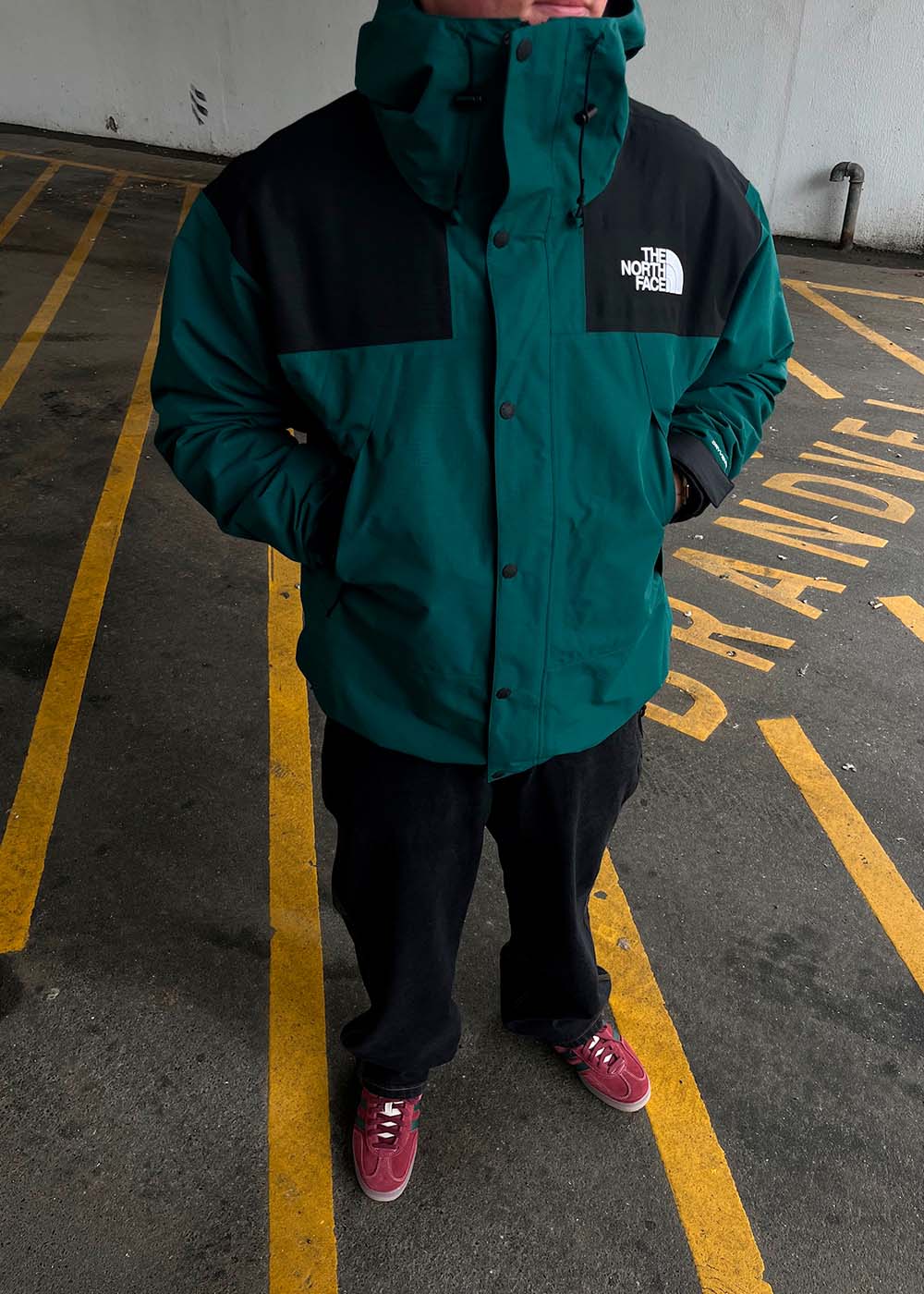 M Dryvent Mono Mountain Jacket - Deep Nori/Tnf Black - Image 2
