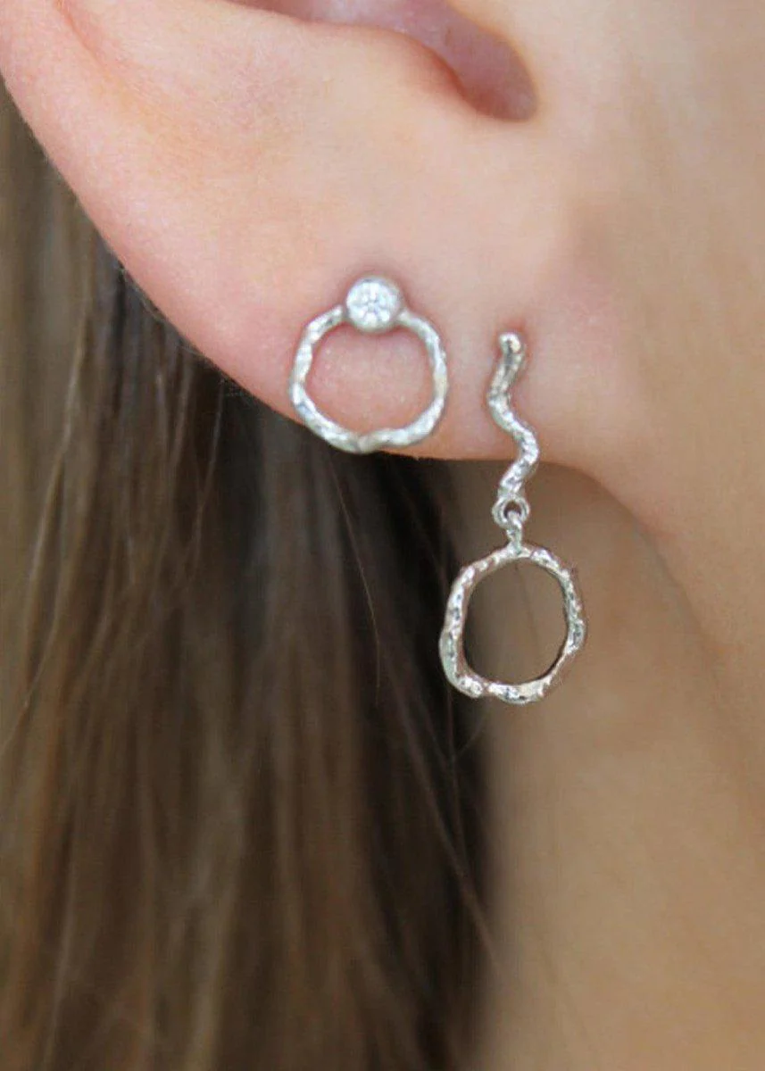 Petit Wavy Dangling Circle Earring Silver - Silver - Image 2