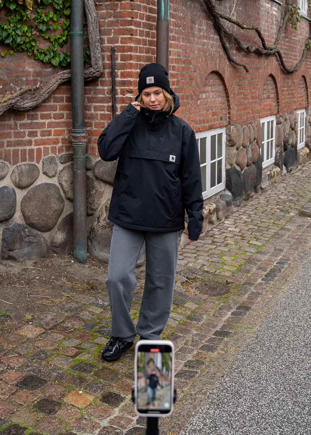 W Nimbus Pullover - Black - Image 7