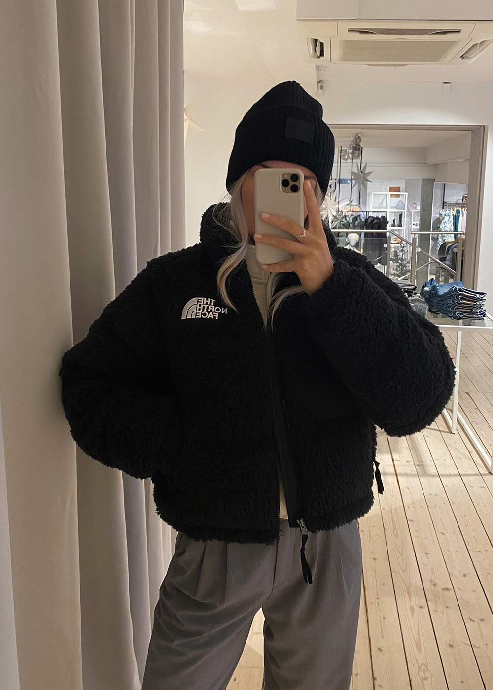W HP NUPTSE JACKET - Tnf Black - Image 3