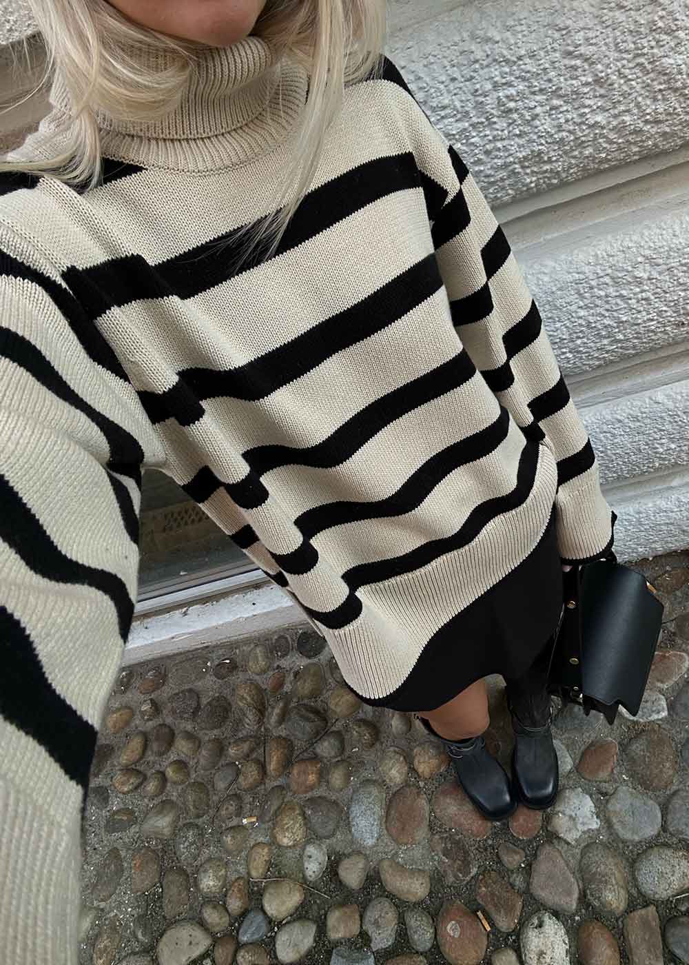 CorbinMD stripe t-neck - Black Summer Sand Stripe - Image 5