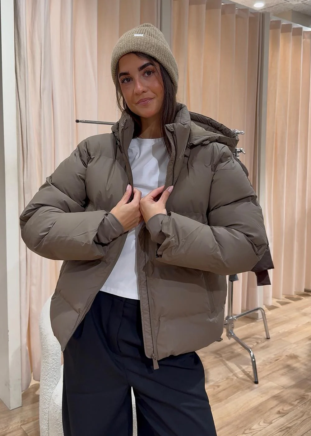 Fox C Puffer Jacket - Dark Taupe - Image 3