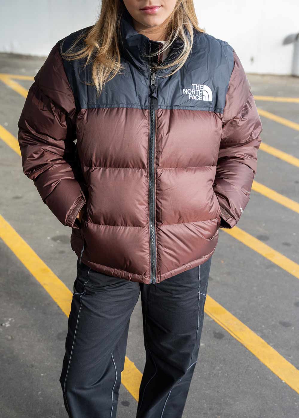 W 96 RETRO NUPTSE JKT - Coalbrwn/Tnfblk - Image 2
