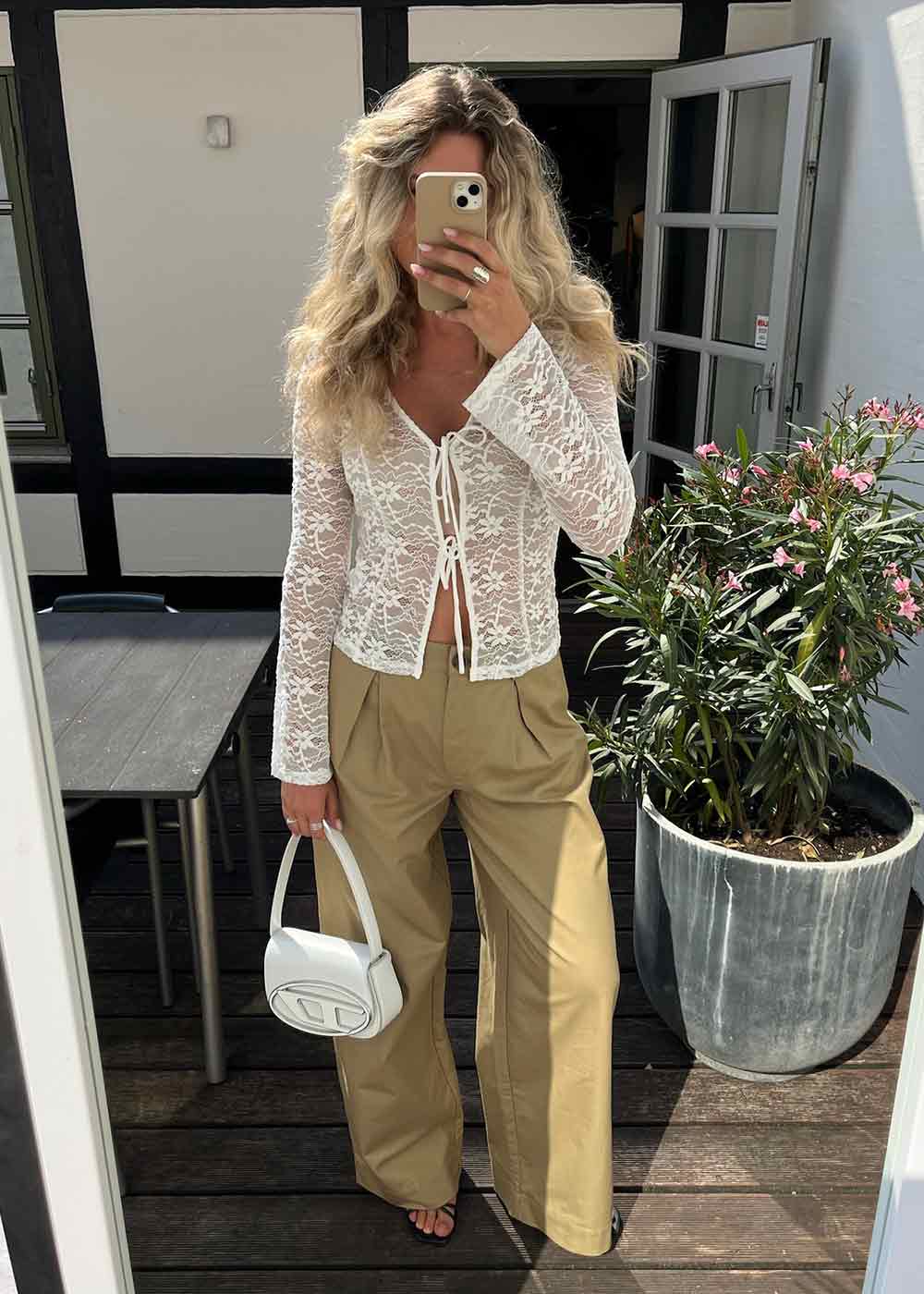 TildeMD ls lace top - Soft White - Image 3