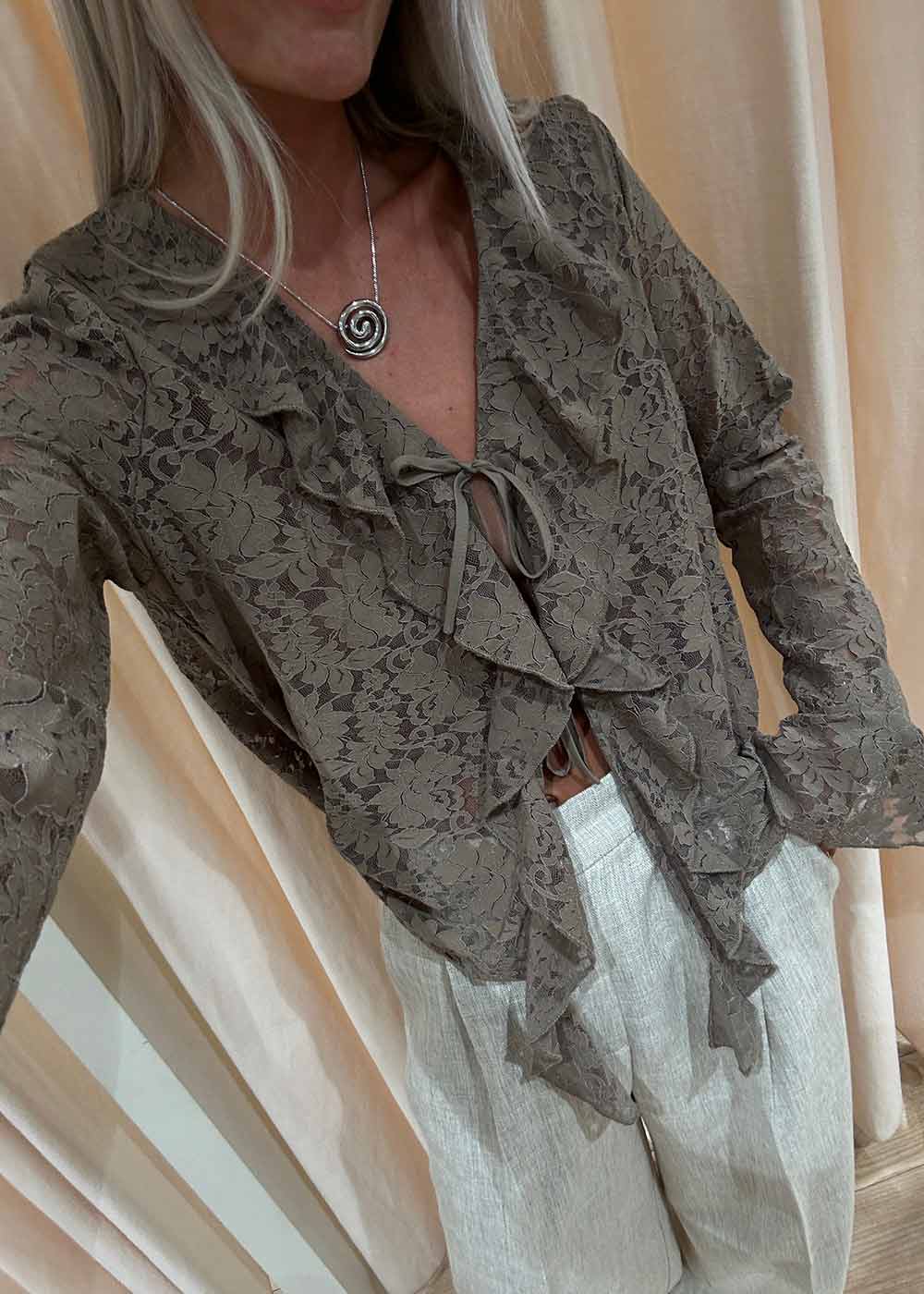 Anika Lace Blouse - Taupe - Image 3