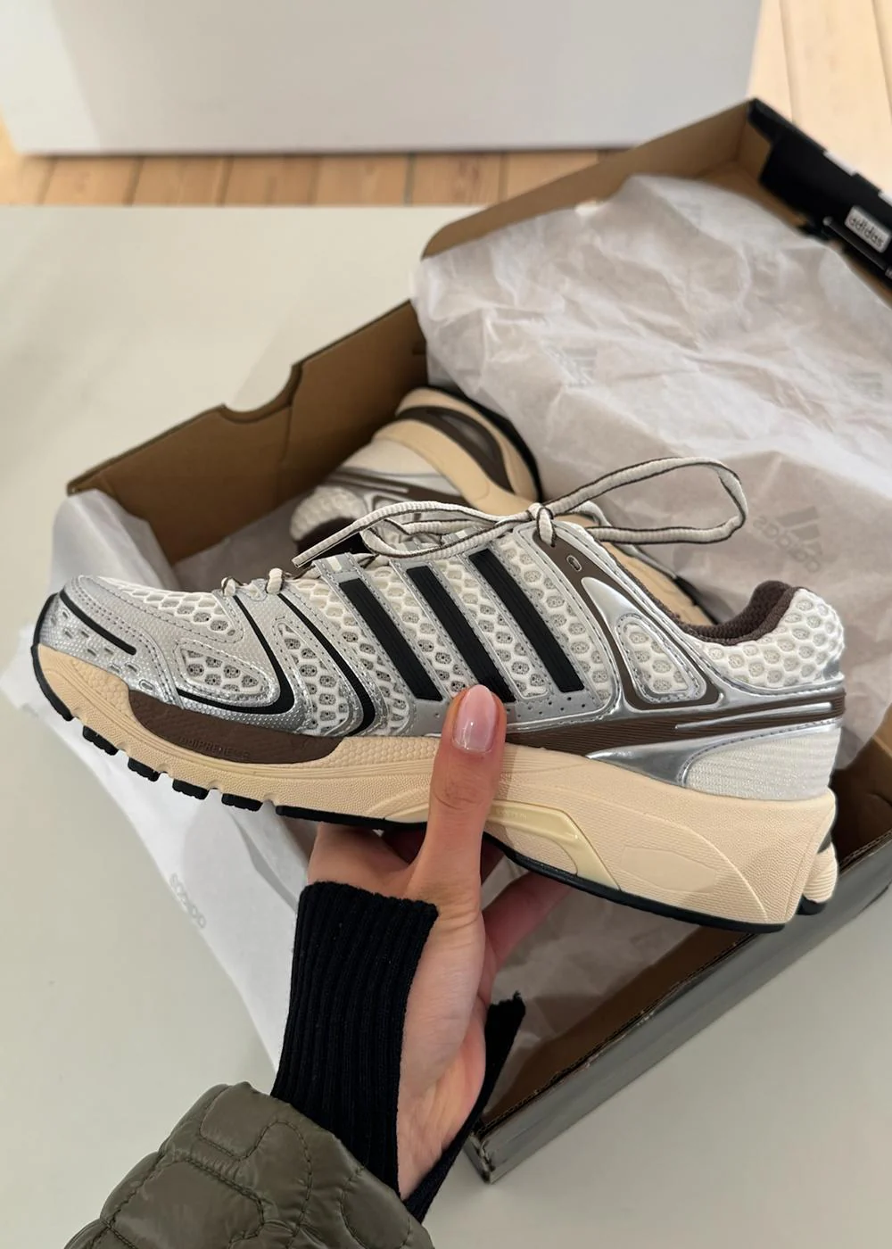 ADISTAR CONTROL 5 - Ftwr White - Image 7