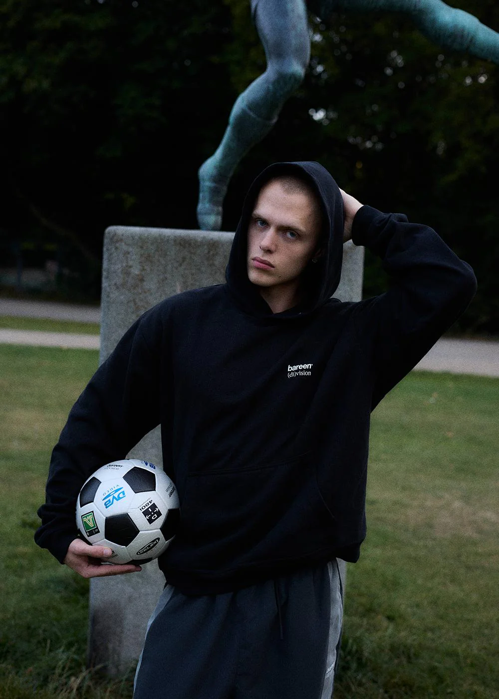 BETX(DI)VISION OVERSIZE HOODIE - Black - Image 3