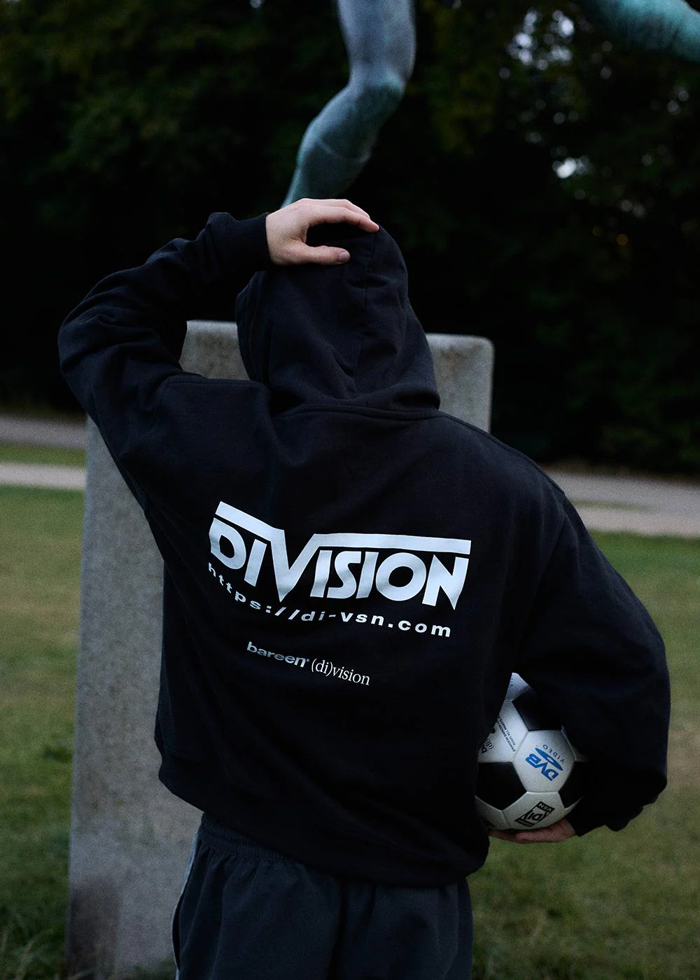 BETX(DI)VISION OVERSIZE HOODIE - Black - Image 4