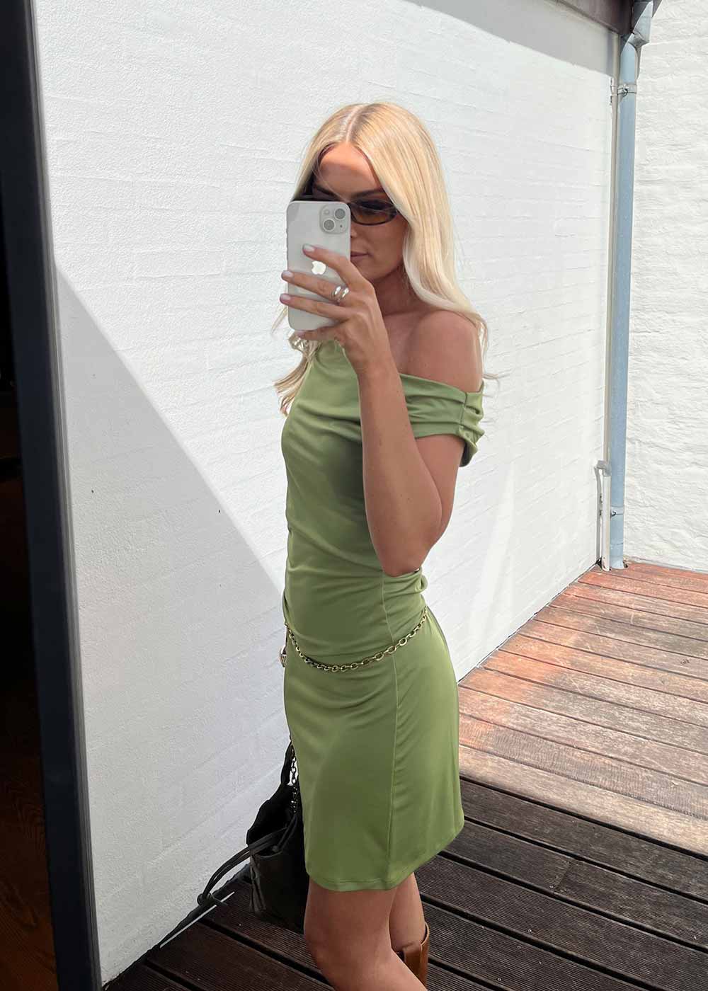 HimaMD off-shoulder dress - Grasshopper - Image 3
