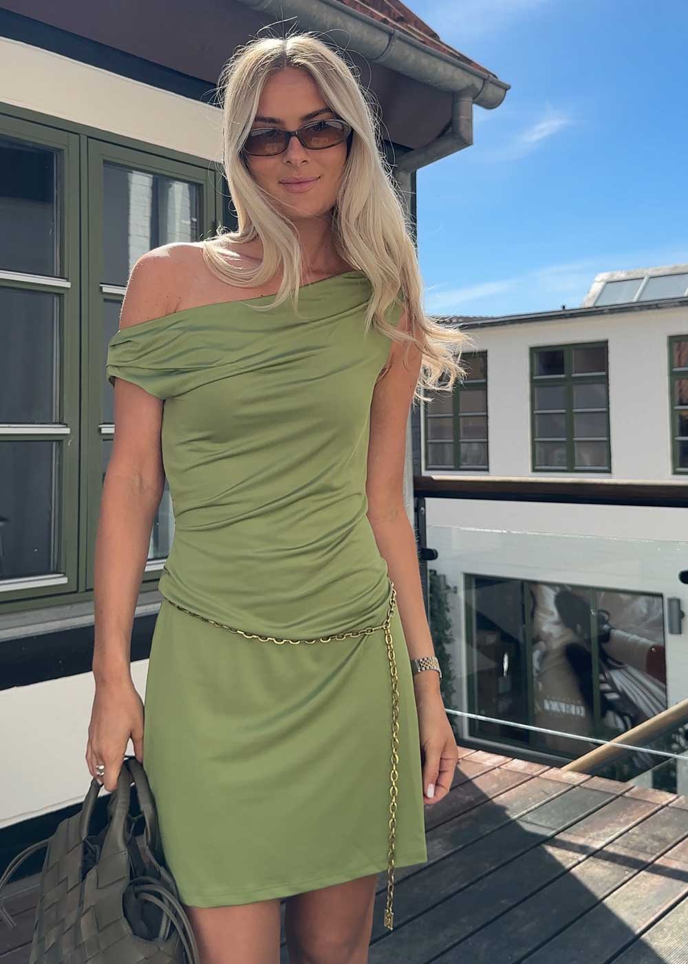 HimaMD off-shoulder dress - Grasshopper - Image 5