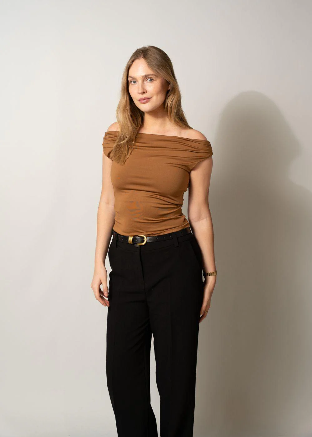 HimaMD off-shoulder top - Nuthatch - Image 2
