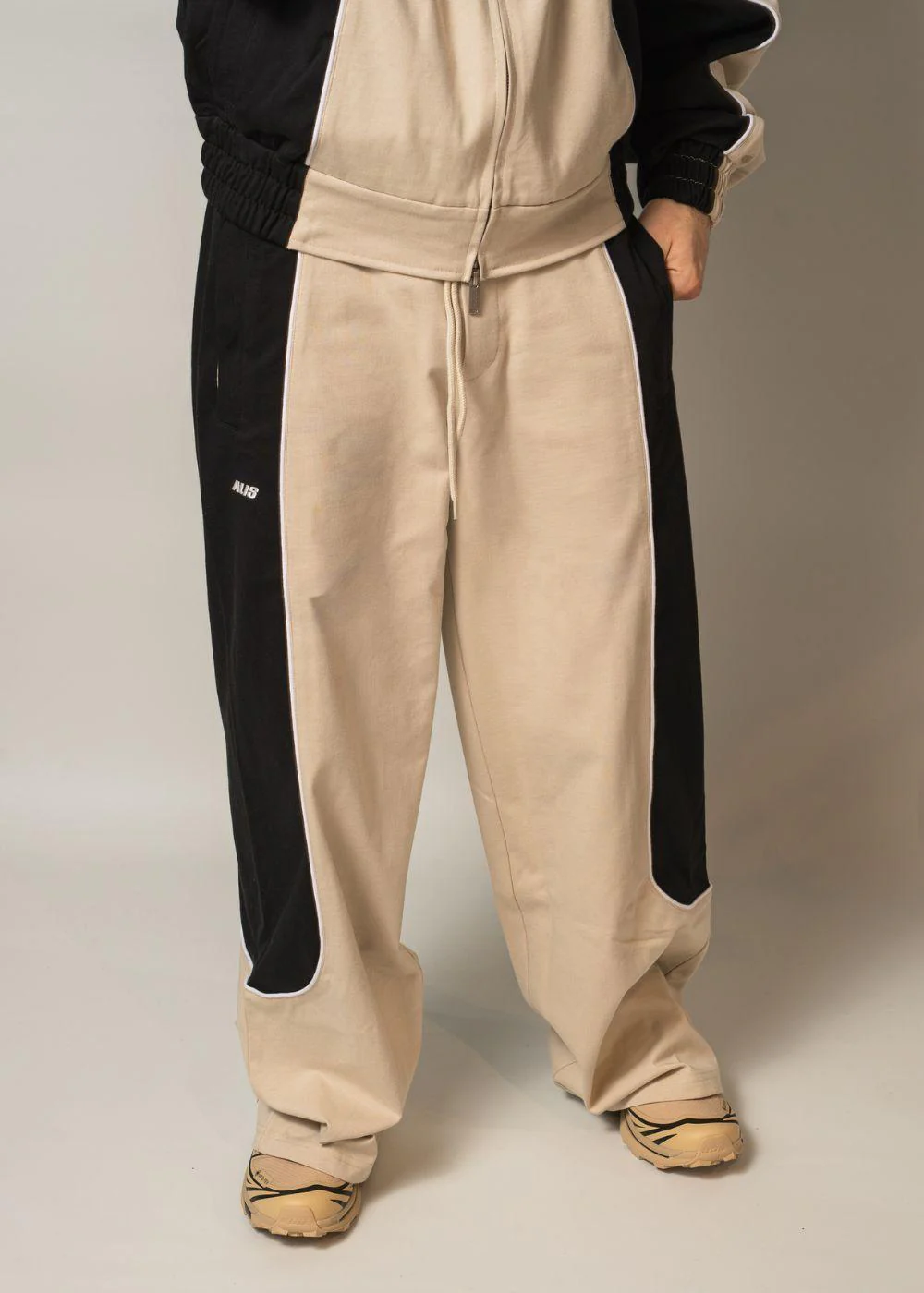 HRISTO TONY FIT TRACK TOP - Black / Sand - Image 3