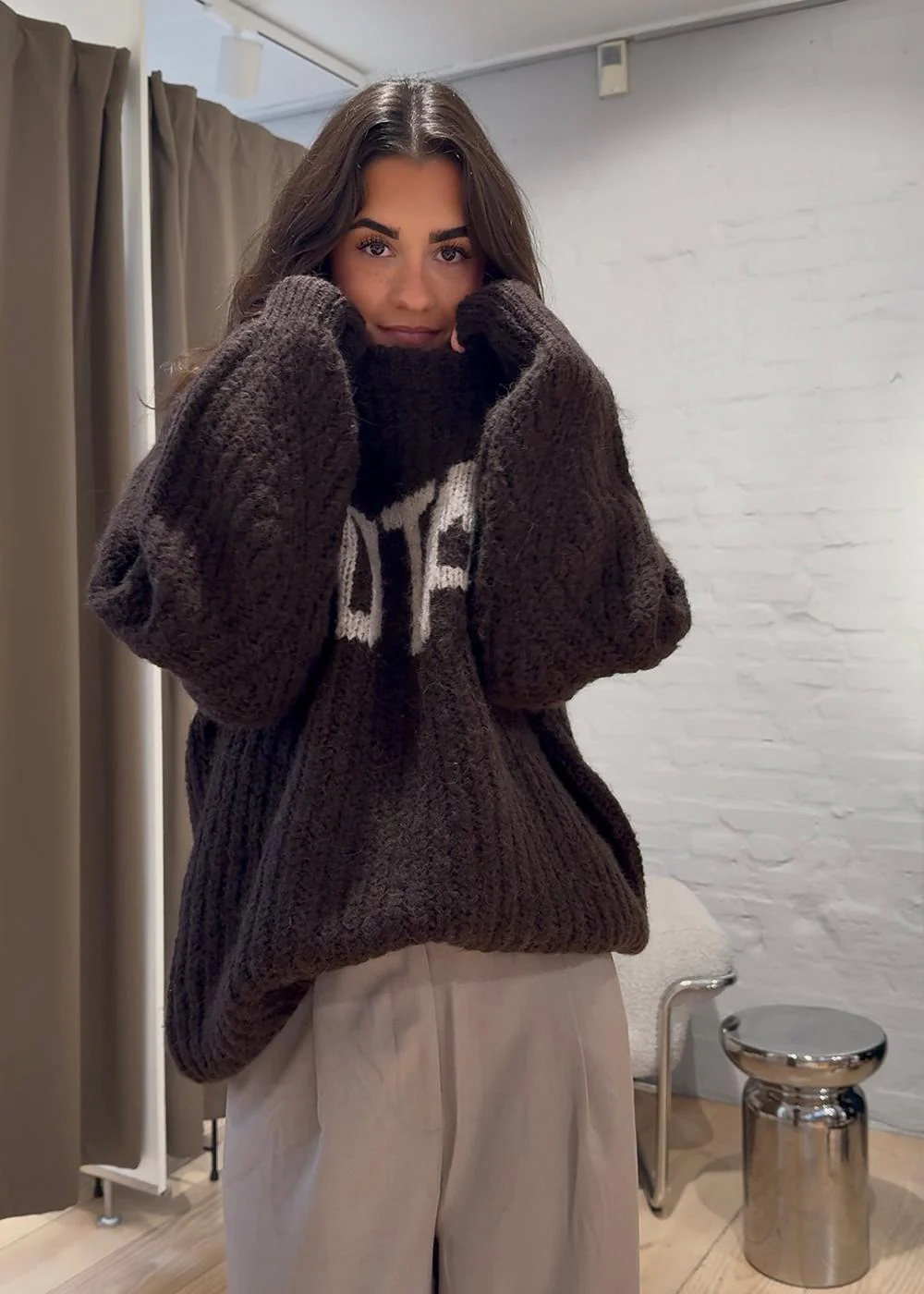 KNITTED LOGO SWEATER - Molé - Image 4