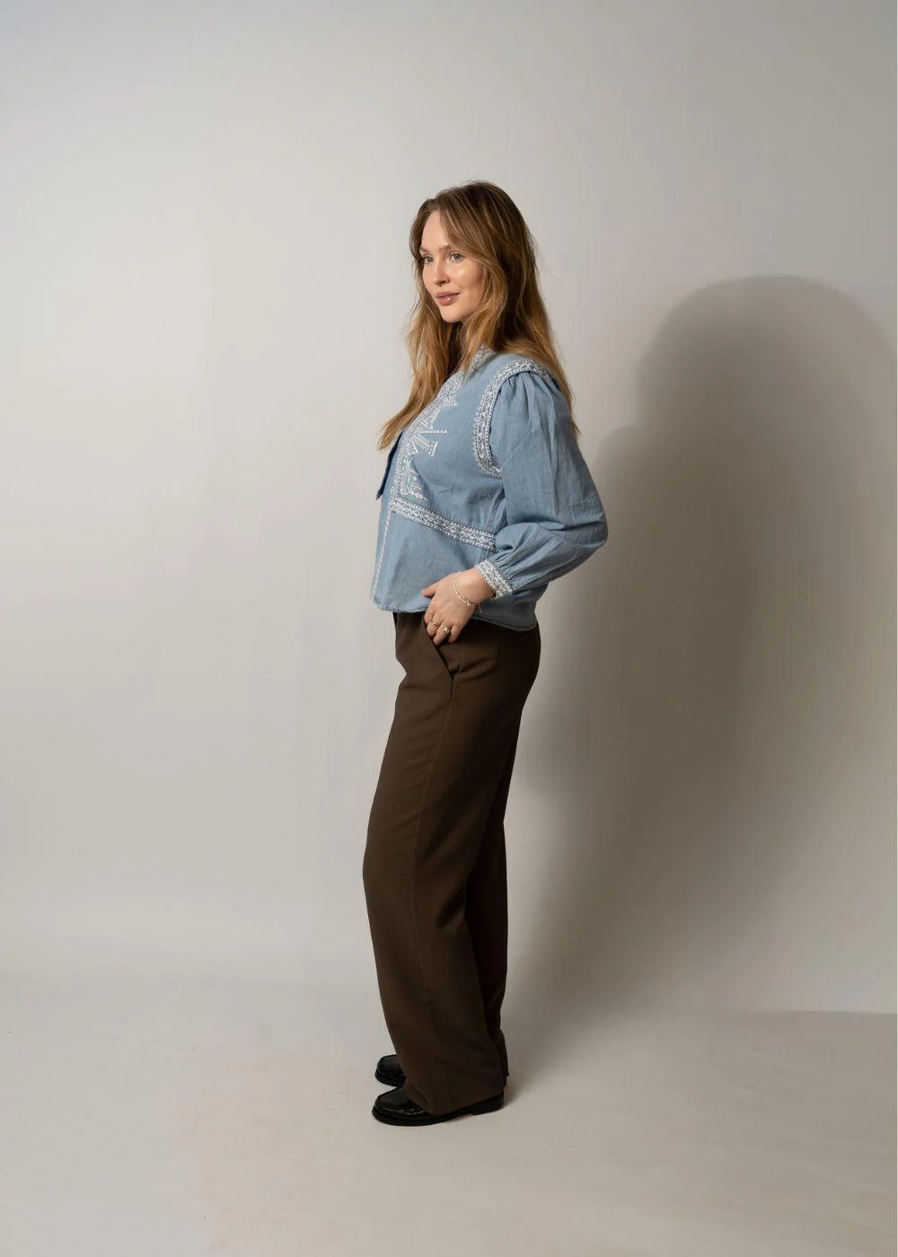 LAURA - Light Used Blue - Image 4