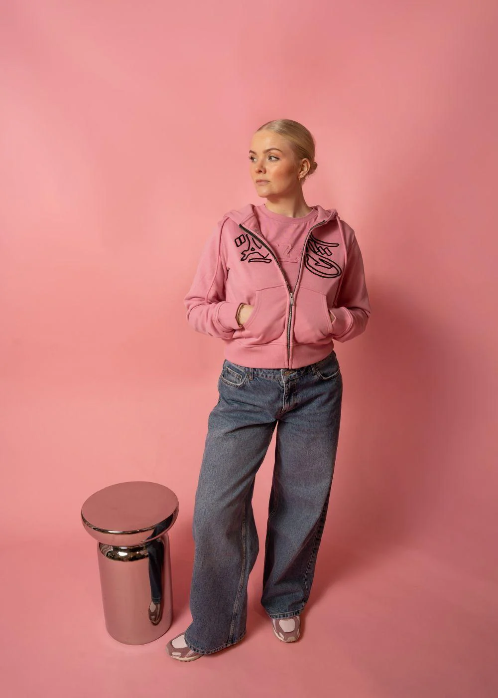 LAUREN TIGHT FIT HOODIE W/ EMBROIDERY - Solid Pink - Image 4