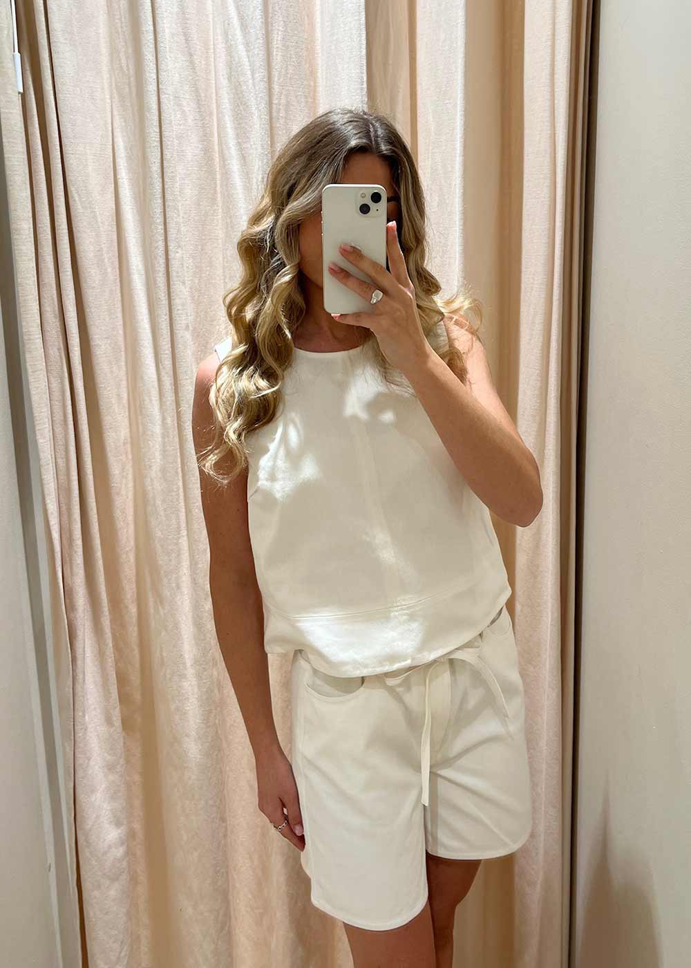 Naomamd solid shorts - Soft White - Image 4