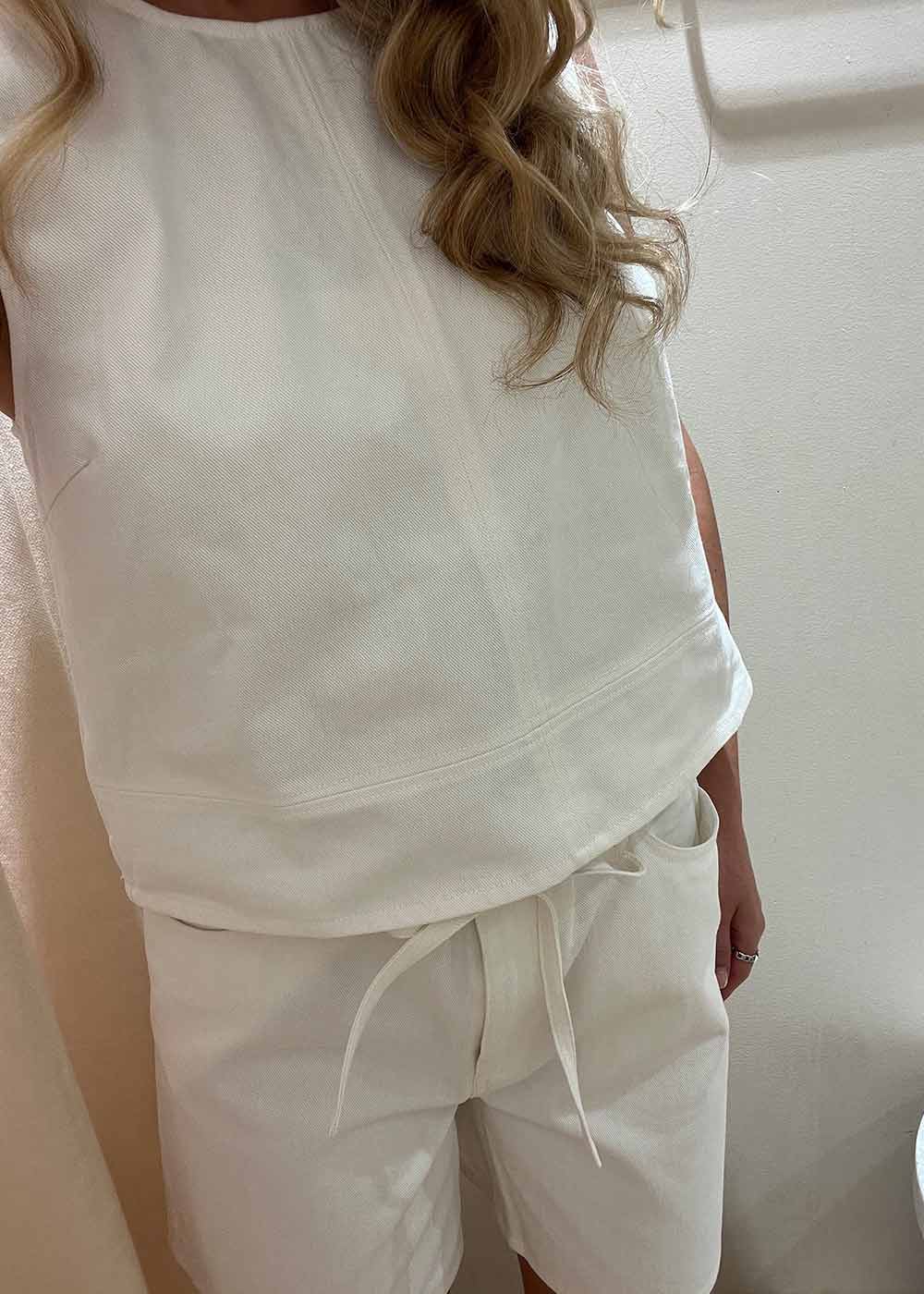 Naomamd solid shorts - Soft White - Image 5
