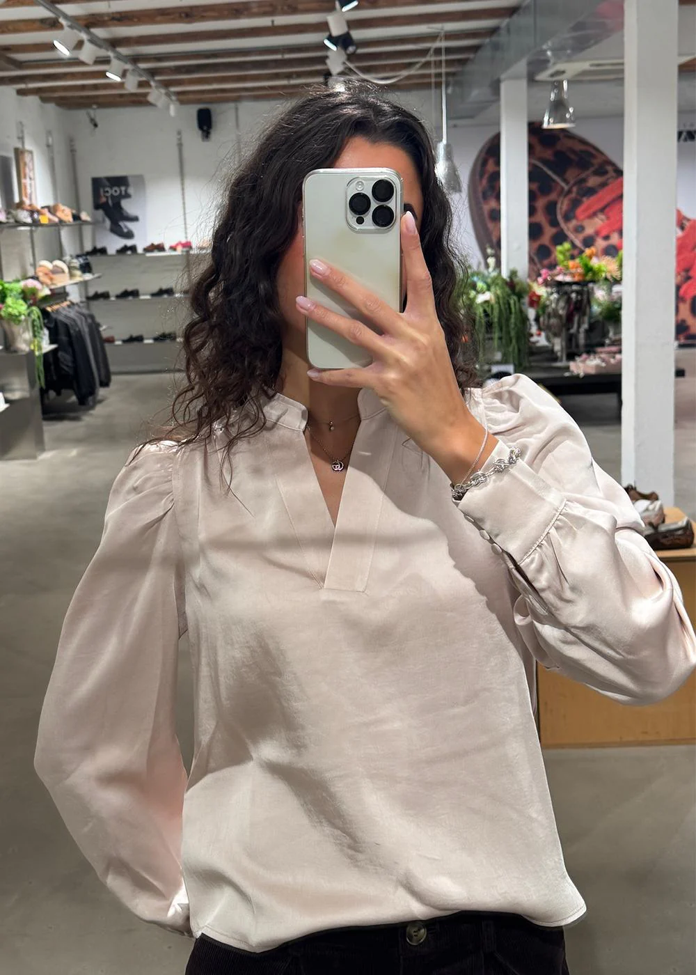Rosslyn Heavy Sateen Blouse - Champagne - Image 5