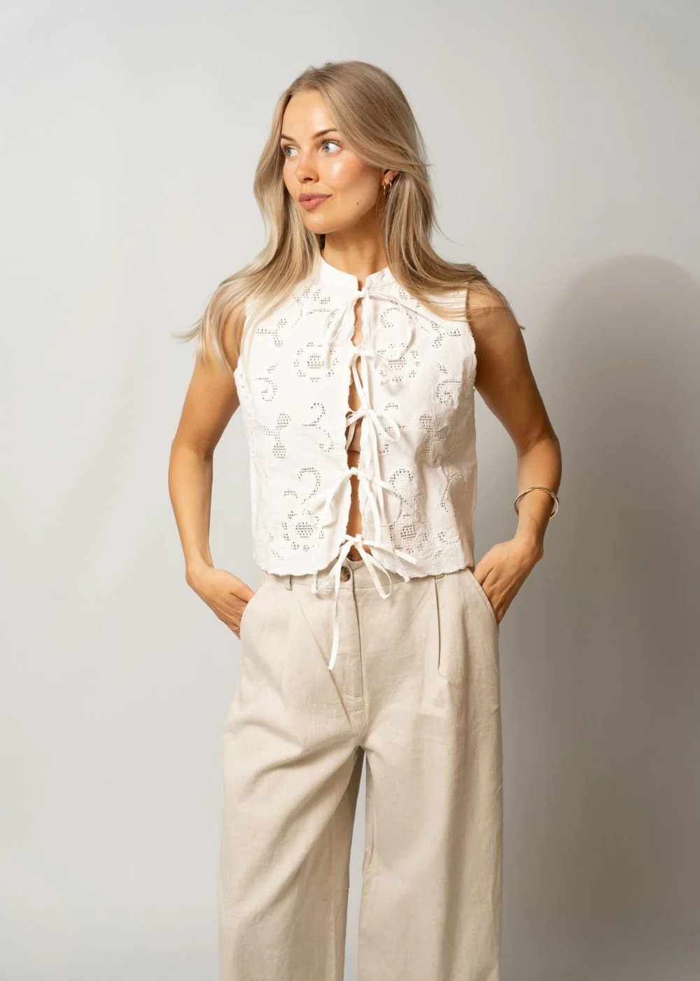 ROUAMELINE S/L CHINA COLLAR TOP - Cloud Dancer - Image 2