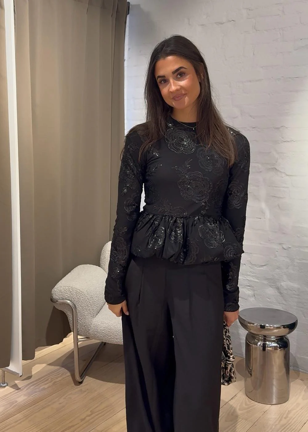 SEQUINS LS BUBBLE TOP - Black - Image 3