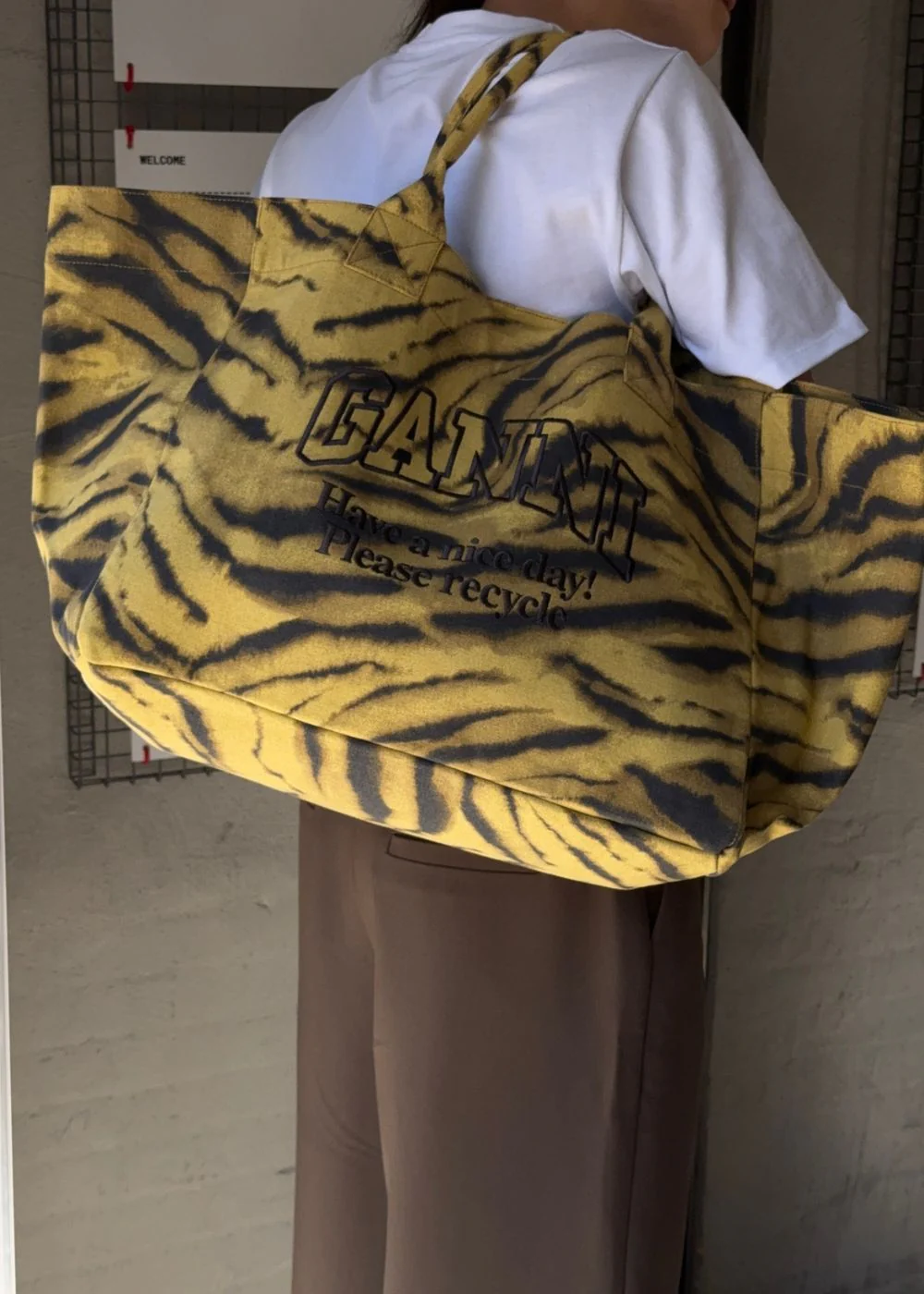 Shopper XXL Pocket Print Zebra - Khaki - Image 2