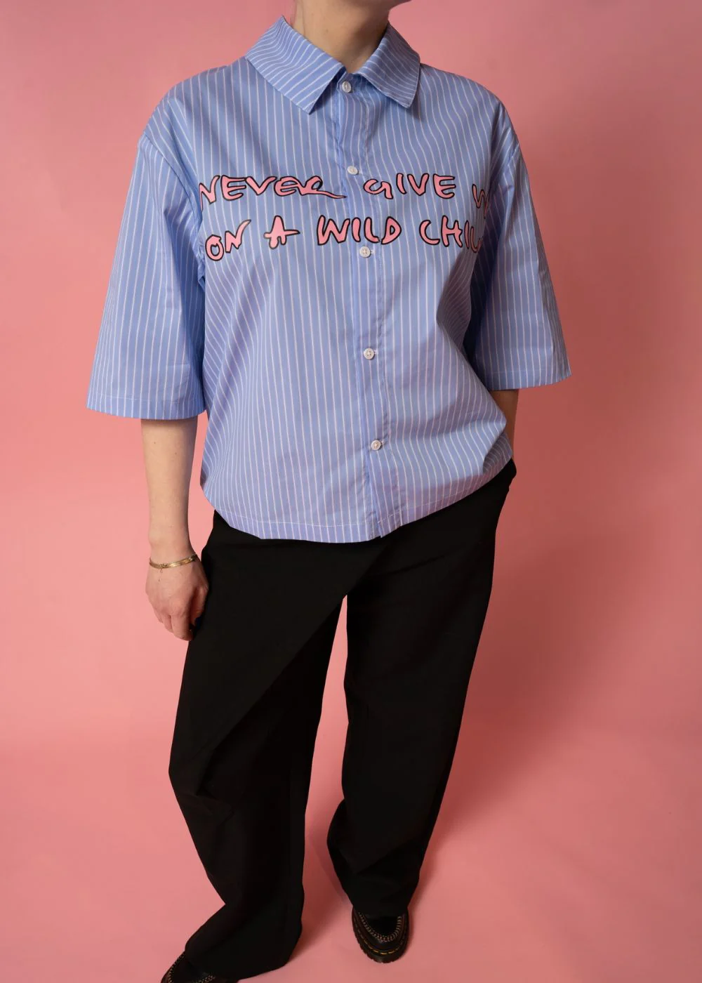 THEOTIS CROPPED SHORT SLEEVE SHIRT W/ CHEST PRINT - White & Blue Stripe - Image 2