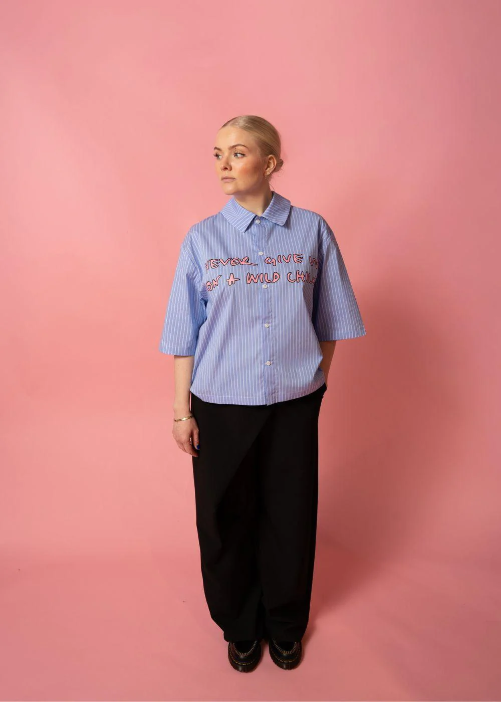 THEOTIS CROPPED SHORT SLEEVE SHIRT W/ CHEST PRINT - White & Blue Stripe - Image 4
