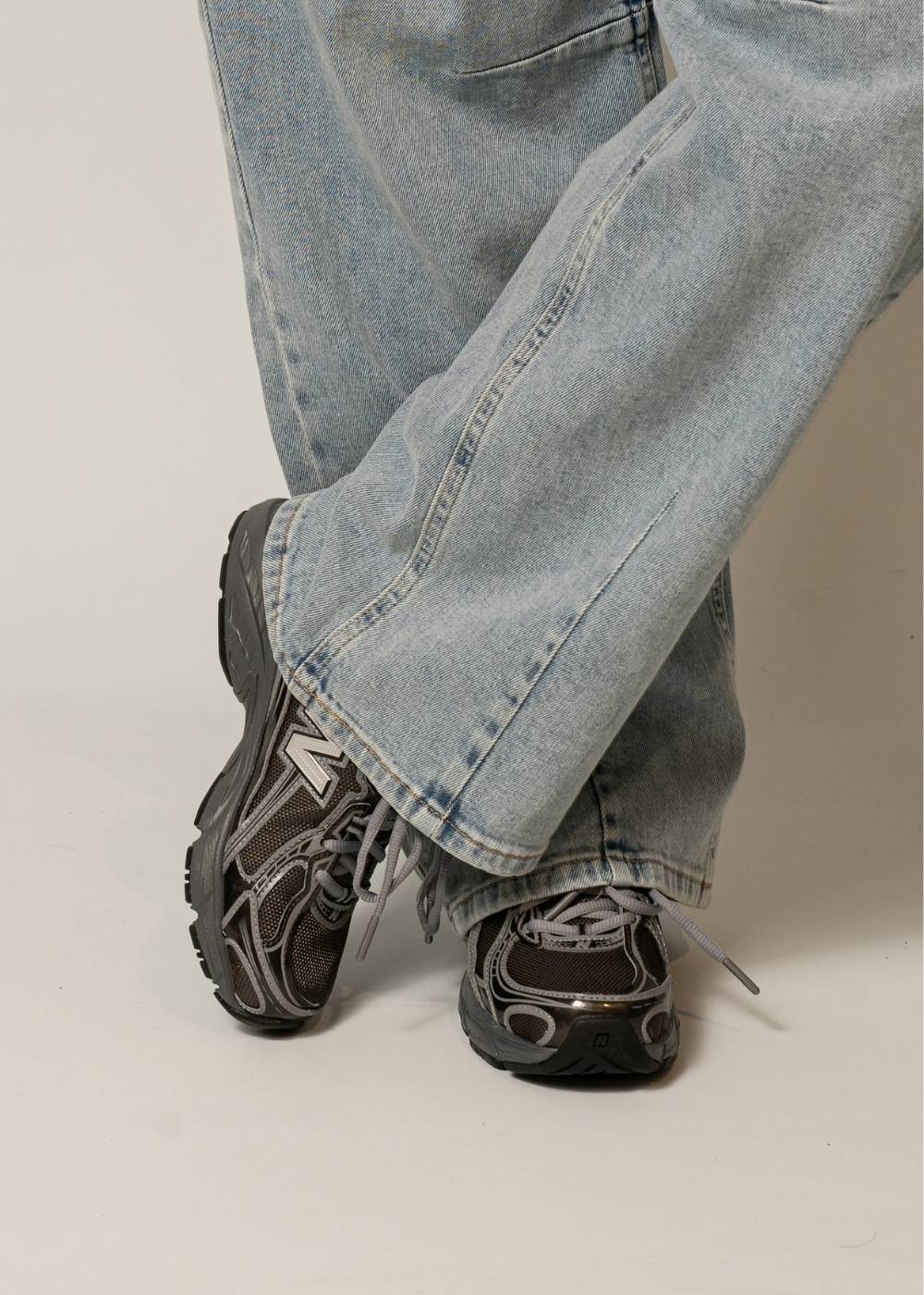 U7407YI - Black Metallic - Image 3